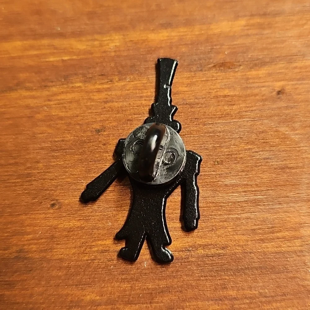 Coraline Theme Enamel Pin - Picture 2 of 2